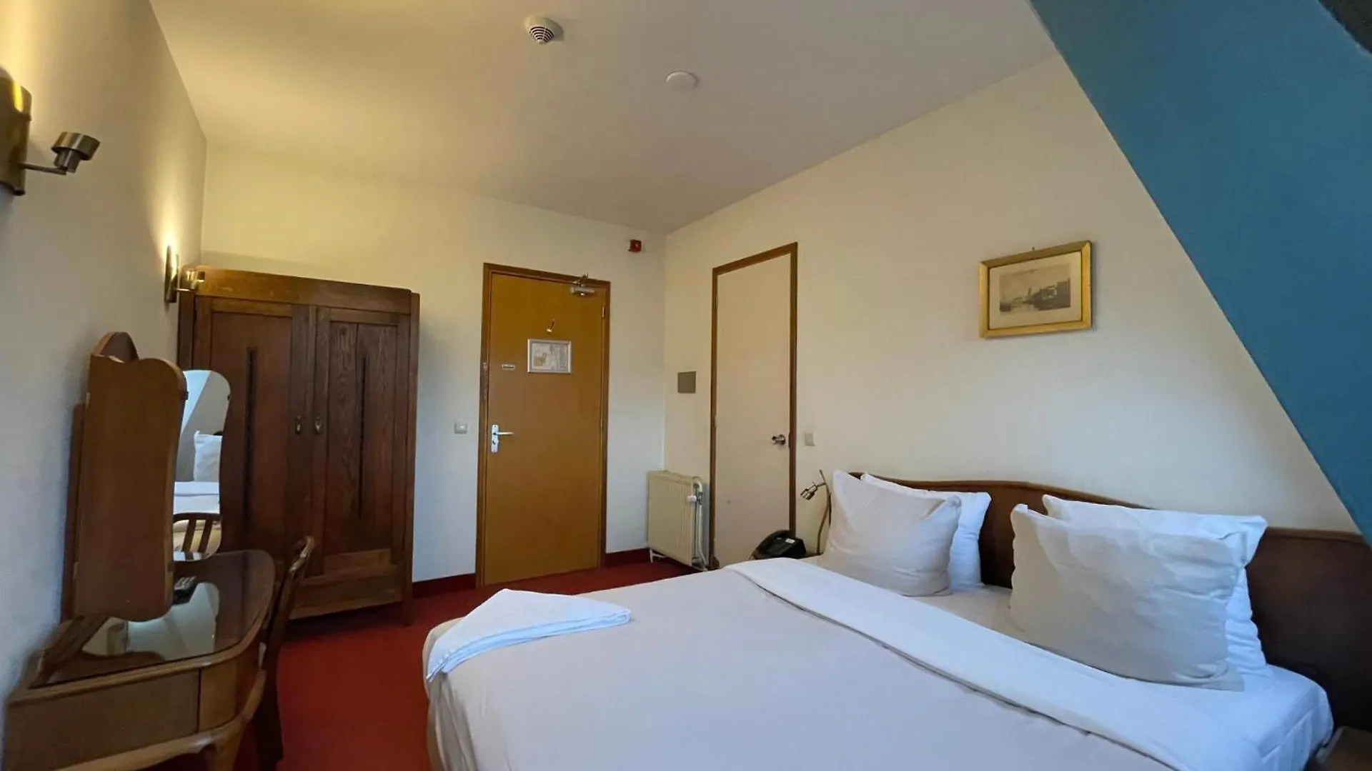 Amsterdam Wiechmann Hotel 2*,  Netherlands